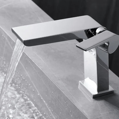 Modern Single-Handle Bathroom Faucet